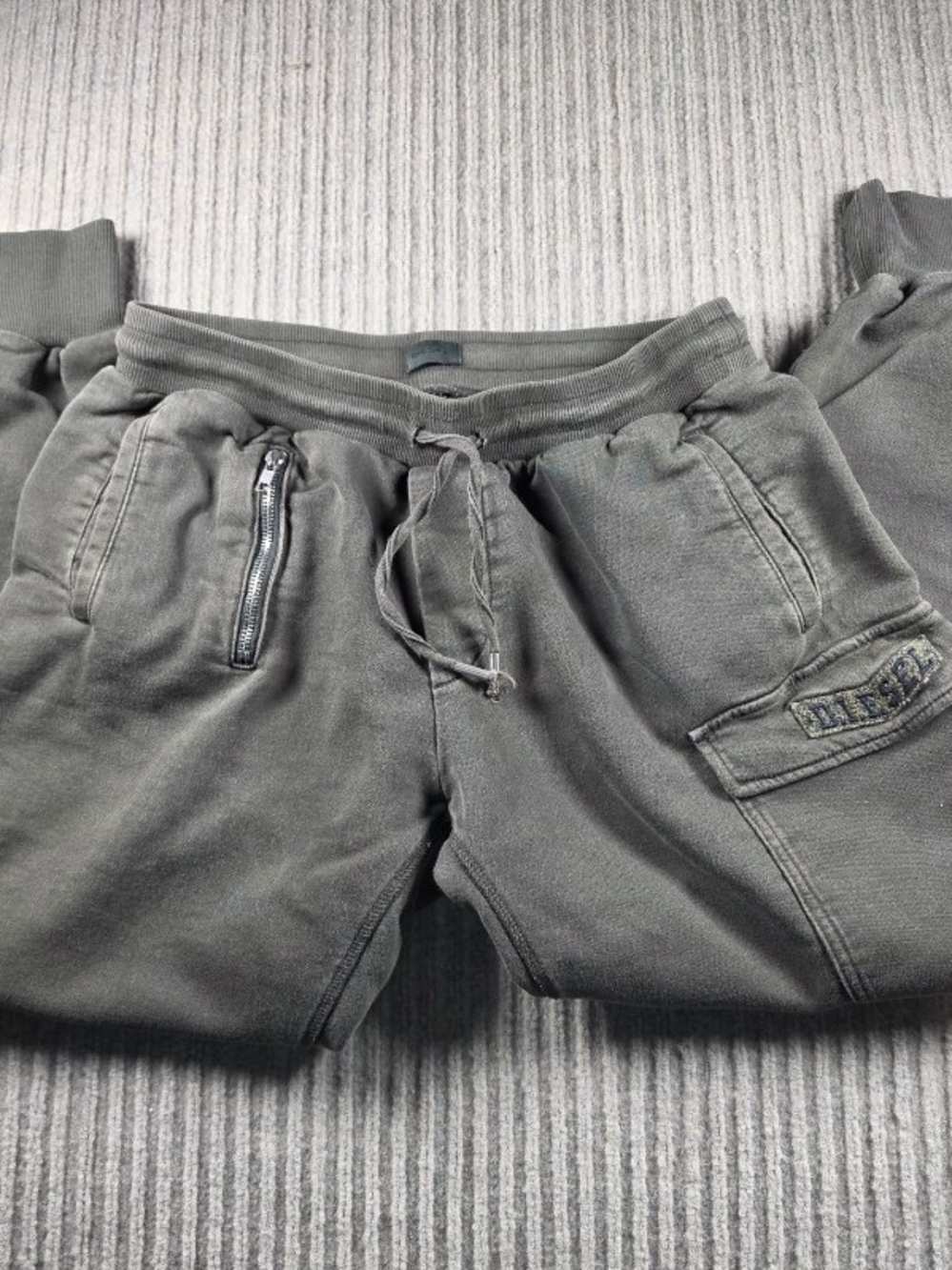 Diesel Mens Cargo Pants Sweatpants Size Small. Olive Green